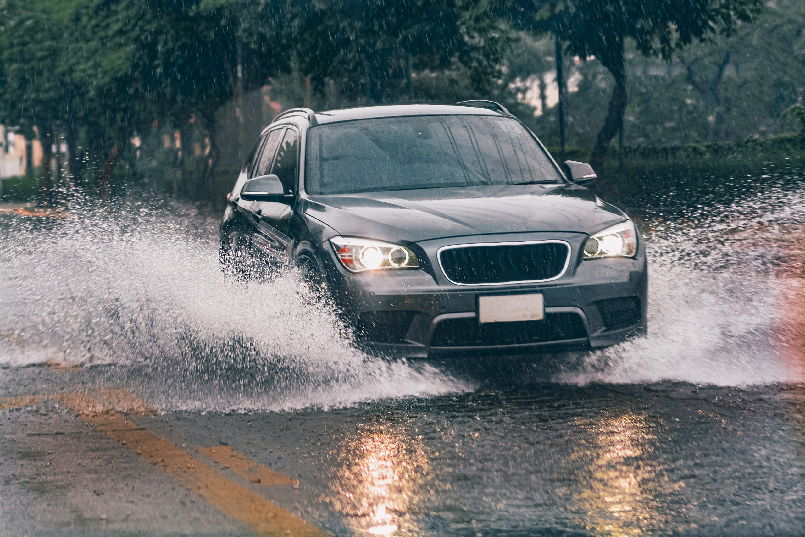 Как правильно подготовить автомобиль к дождевой погоде: Лайфхаки и трюки